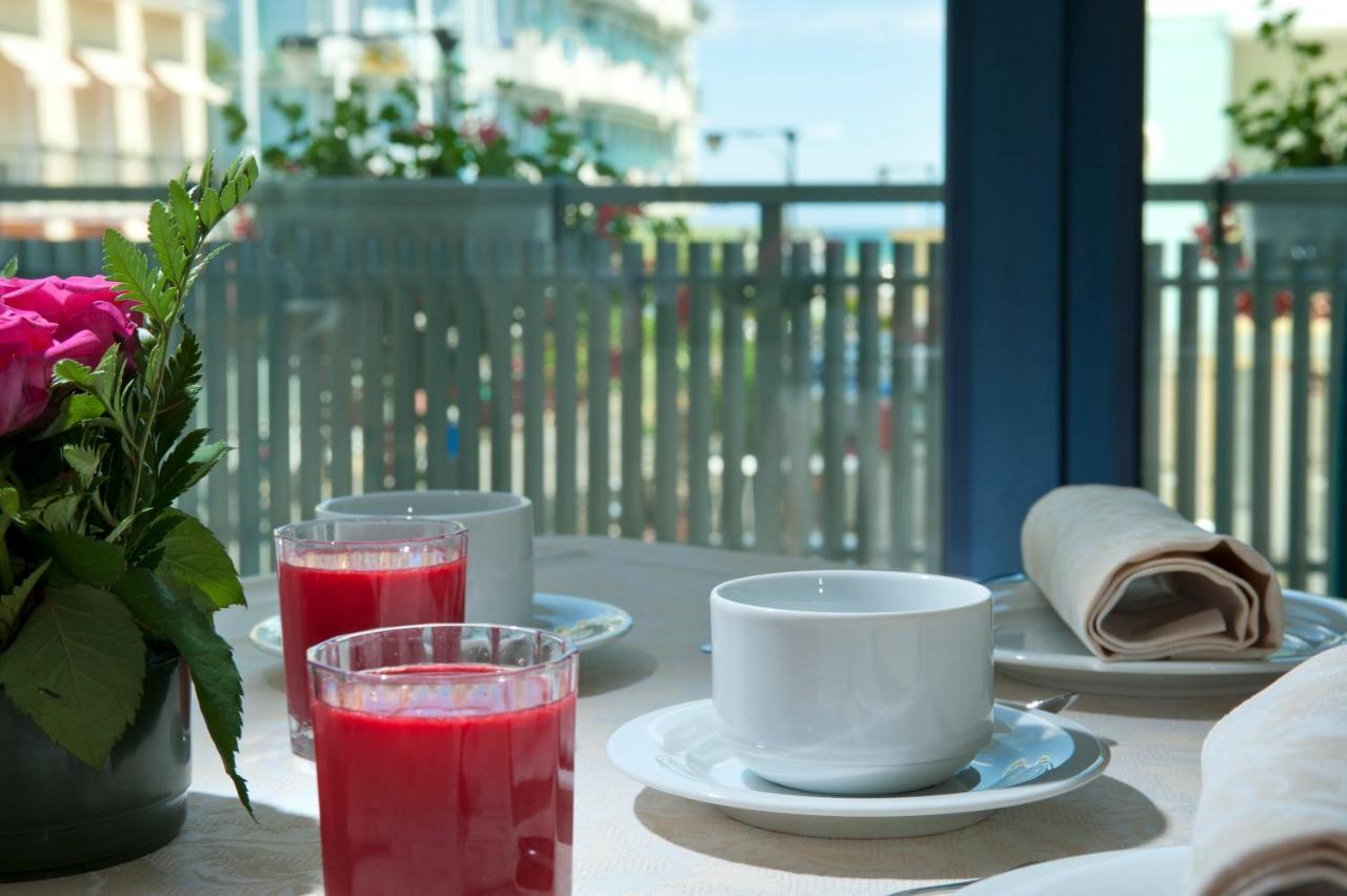 Hotel Gabbiano Cattolica Kültér fotó
