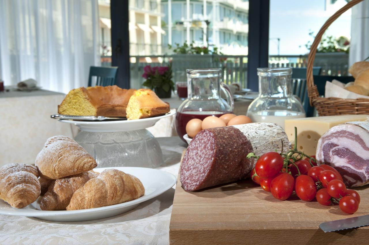 Hotel Gabbiano Cattolica Kültér fotó